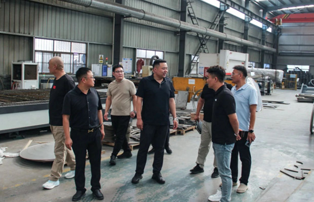 振動(dòng)協(xié)會(huì)深入篩分企業(yè)調(diào)研，指導(dǎo)助發(fā)展！